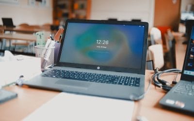 Articles 1 From Lock Screens to Culture Change: The Ambient Employee Communication Tech That’s Quietly Boosting Alignment in Hybrid Africa